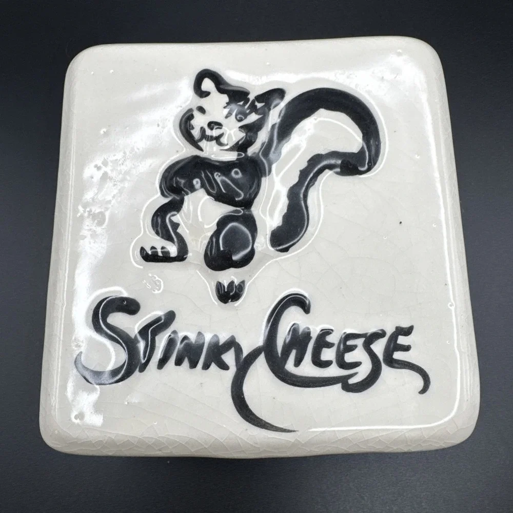 Stinky Cheese Dish & Lid w‎ Skunk Refrigerator Kitchen Storage Vintage 50s Kitch